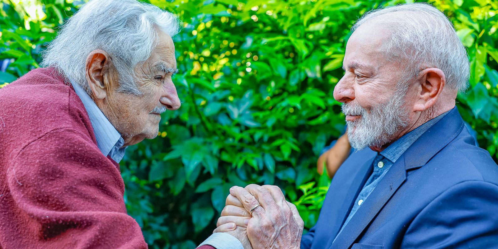 Lula participa de funeral do ex-presidente do Uruguai Pepe Mujica
