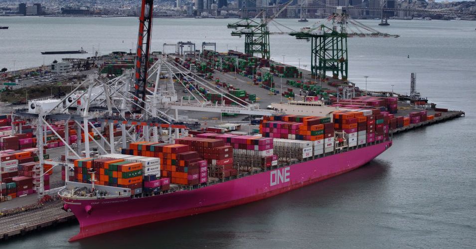 Analistas dizem que Trump Trade Wars prejudicaria todo o setor de energia dos EUA, de petróleo a solar