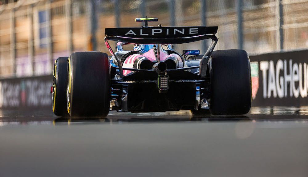 O que está acontecendo em Alpine?