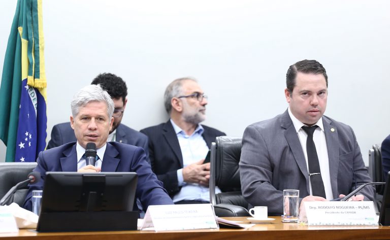 Paulo Teixeira rebate críticas da oposição e diz que reforma agrária está dentro da lei – Notícias