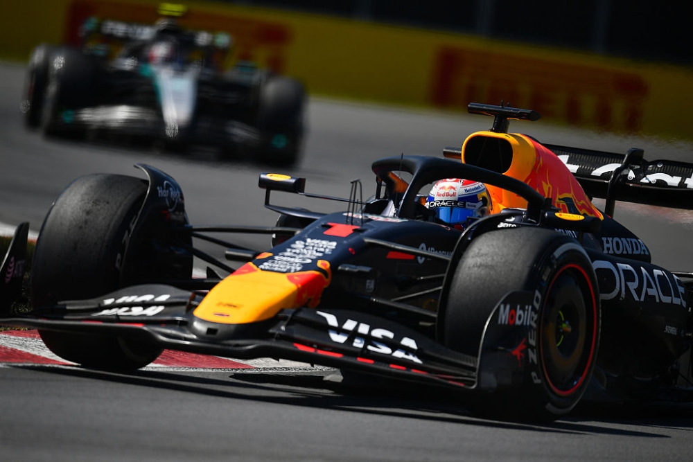 Verstappen teve que ir à defensiva para impedir a Mercedes um dois no Canadá