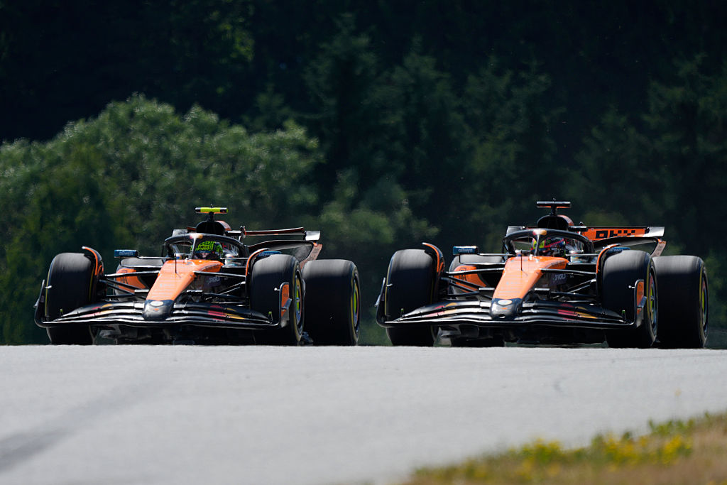 Piastri pede desculpas por quase-miss, mas Stella orgulhosa da McLaren Duel