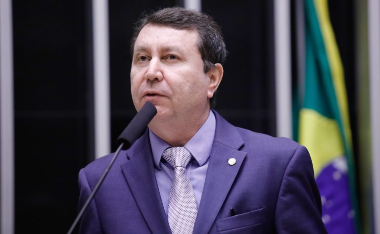 Comissão aprova regras para a instalação de outdoors em áreas urbanas e rurais – Notícias