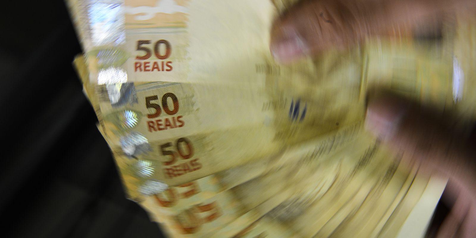 Equipe econômica apresentará a líderes partidários alternativas a IOF