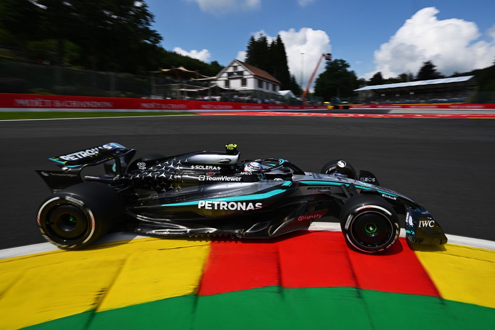 Problemas resultantes de mudanças de carro prejudicando a confiança de Antonelli