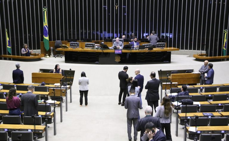 Plenário da Câmara reúne-se nesta manhã para votar criação de grupos parlamentares – Notícias
