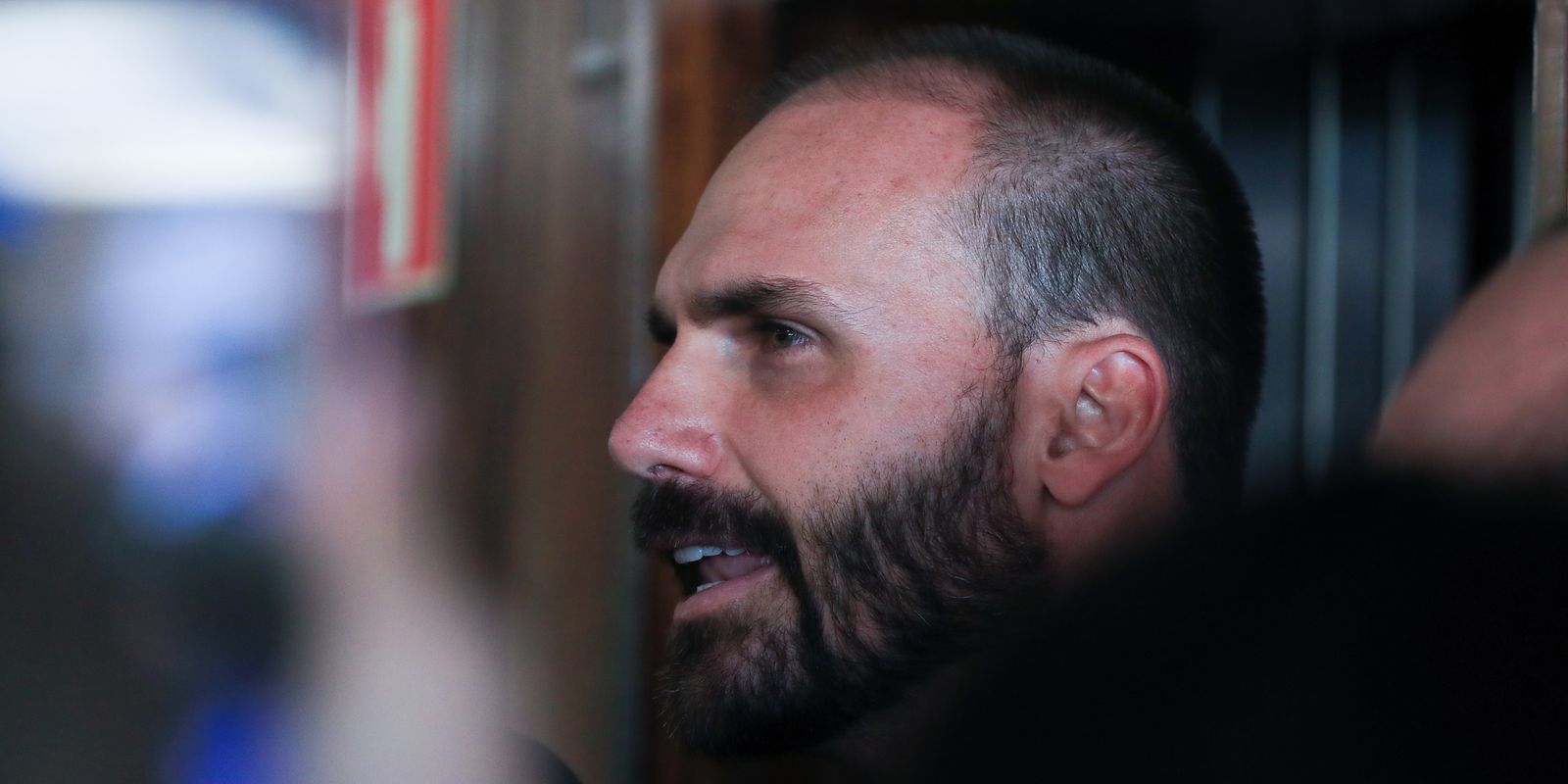Líderes do PT pedem prisão de Eduardo Bolsonaro ao STF