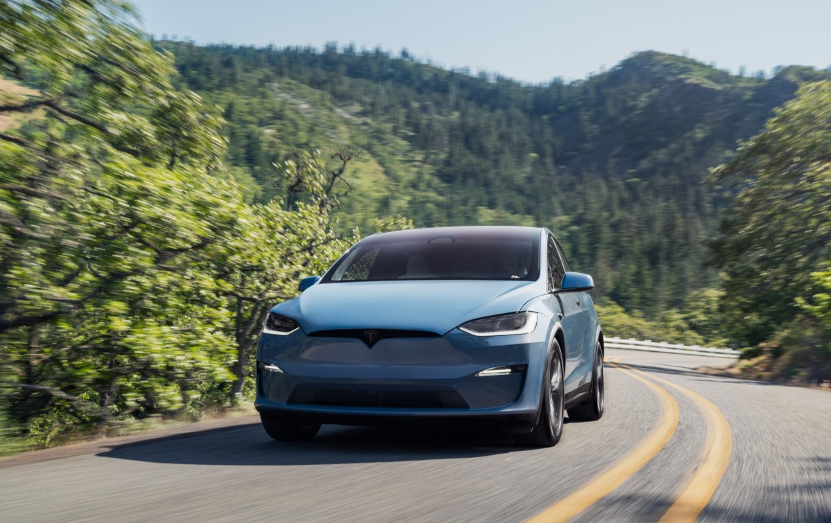 Tesla enfrenta suspensão temporária de vendas na Califórnia