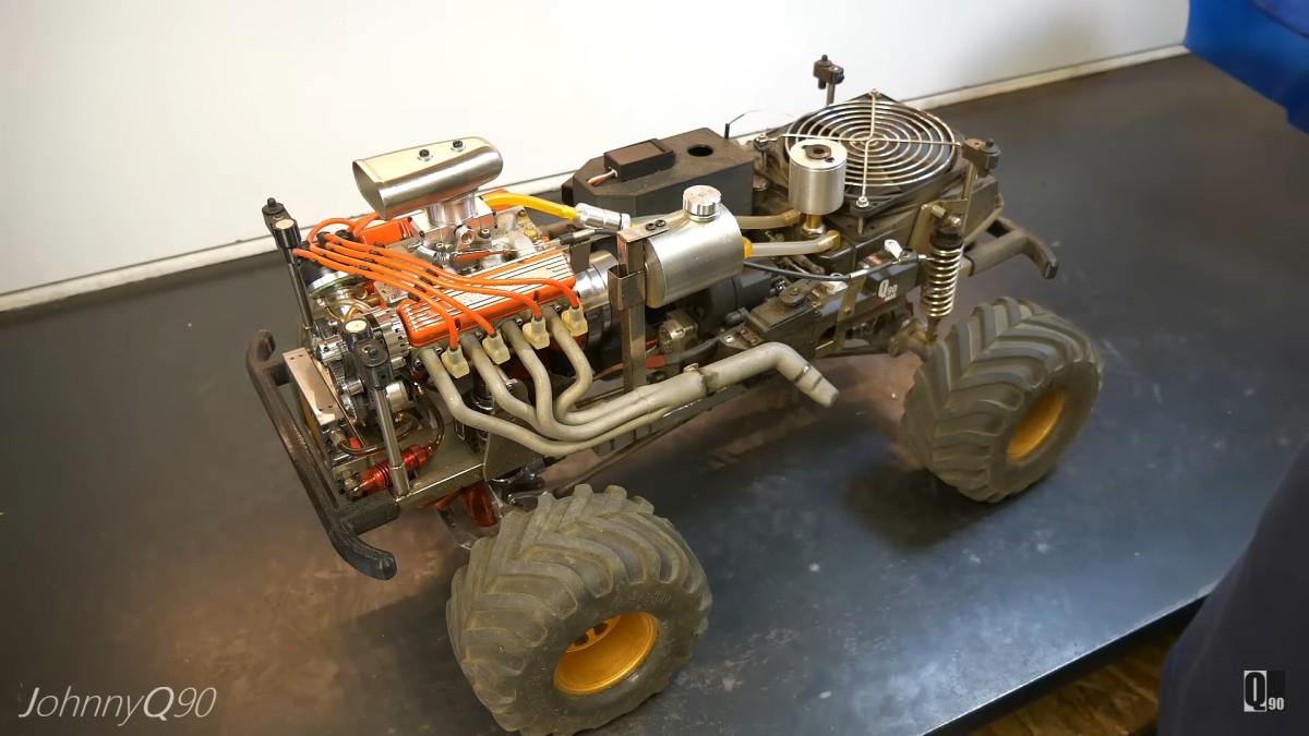 Assista a este mini RC Chevy Roar como a coisa real