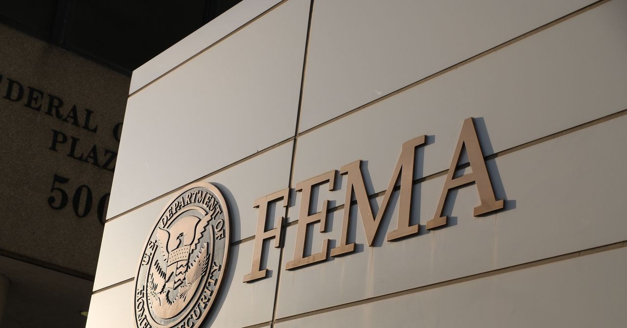 A FEMA agora exige que as vítimas de desastres tenham um endereço de e -mail