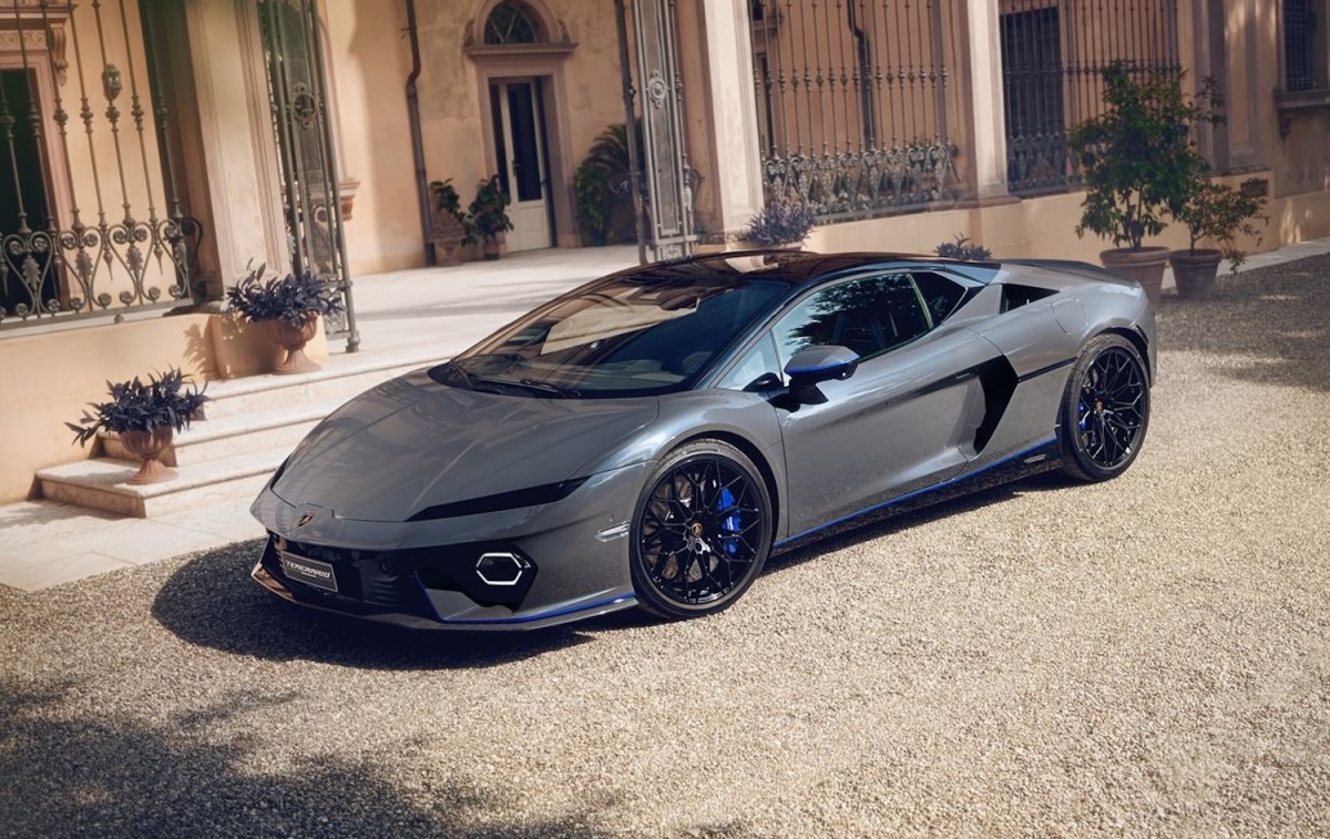 O primeiro Temerario personalizado de Lamborghini brilha em cinza e azul