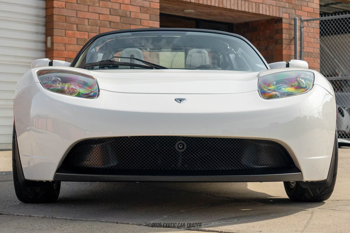 2008 Tesla Roadster à venda com 574 milhas pode ser o mais caro da América