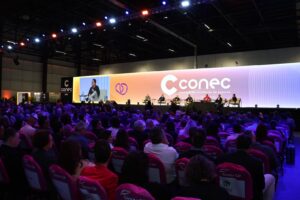 Conec 2025: Seguradoras destacam atuação dos corretores em tecnologias interligadas