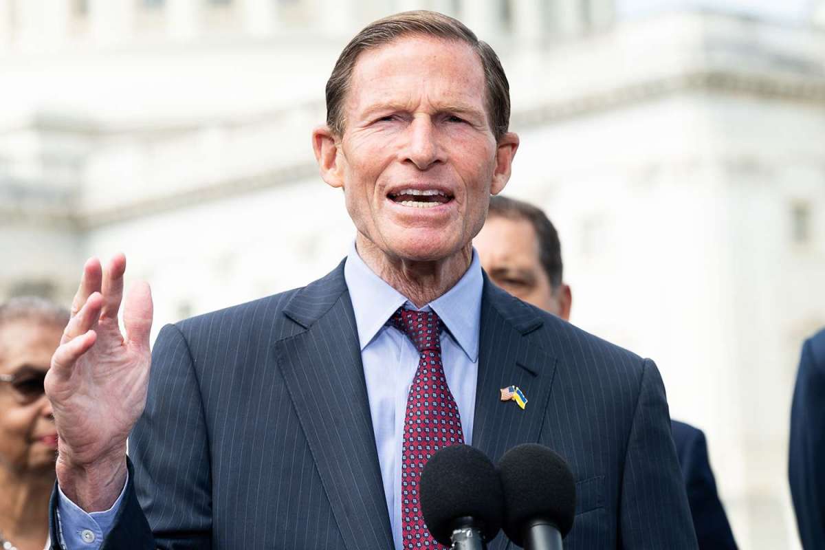 Os senadores dos EUA exigem investigação da Tesla FSD sobre riscos de segurança de cruzamento ferroviário