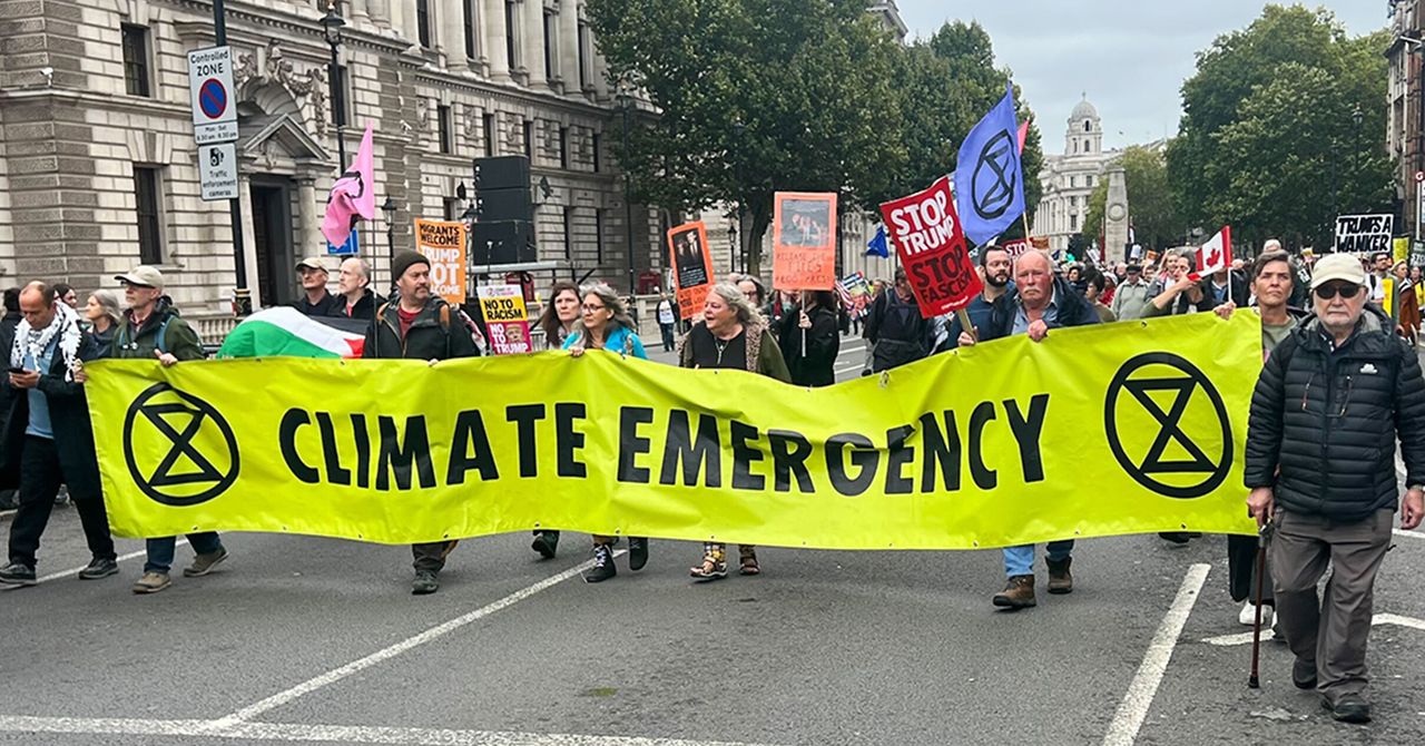 Os manifestantes anti-Trump visam o acordo “ingênuo” da AI US-UK