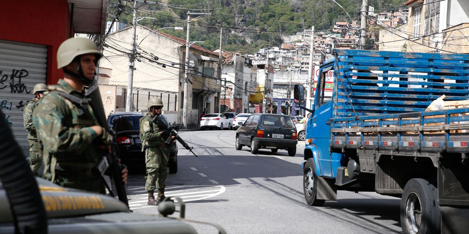 Rio apresentará plano para recuperar territórios ocupados pelo crime