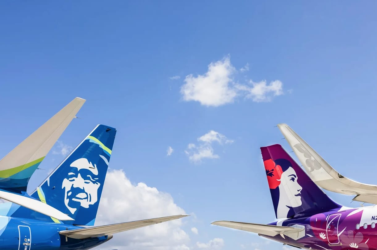Alaska e Hawaiian Airlines combinam operações, pondo fim ao lendário indicativo da Hawaiian após 99 anos
