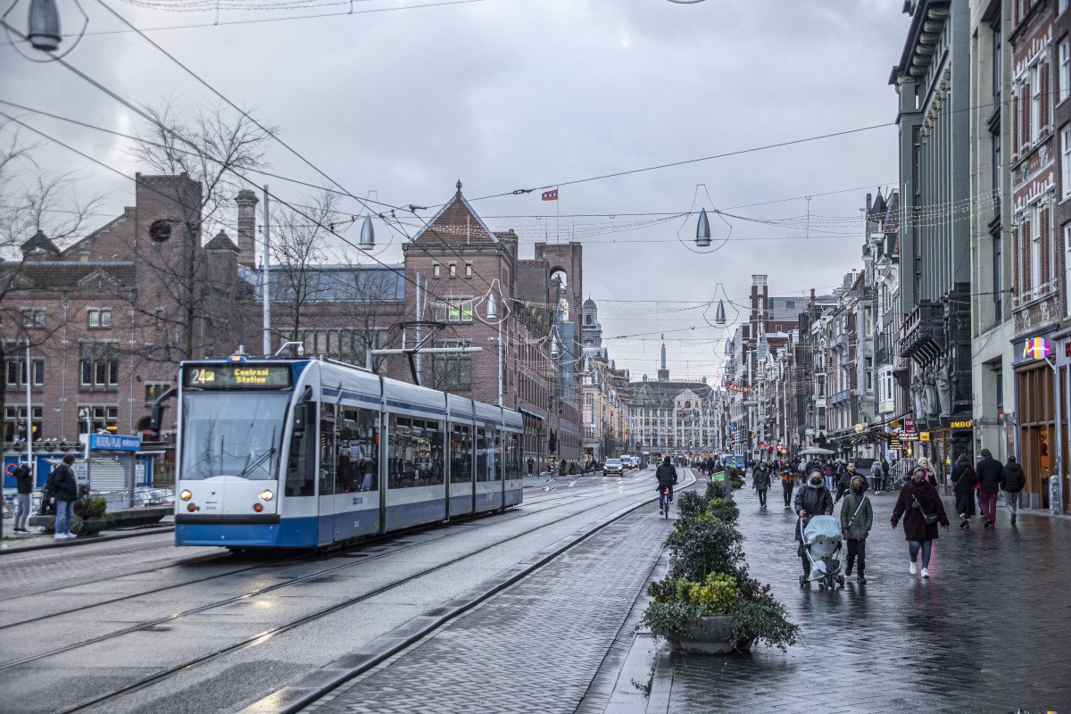 Cidades europeias alertam que aceitar os padrões automotivos dos EUA colocará em risco vidas europeias