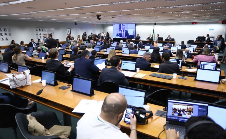 Conselho de Ética ouve deputados acusados de quebra de decoro – Notícias