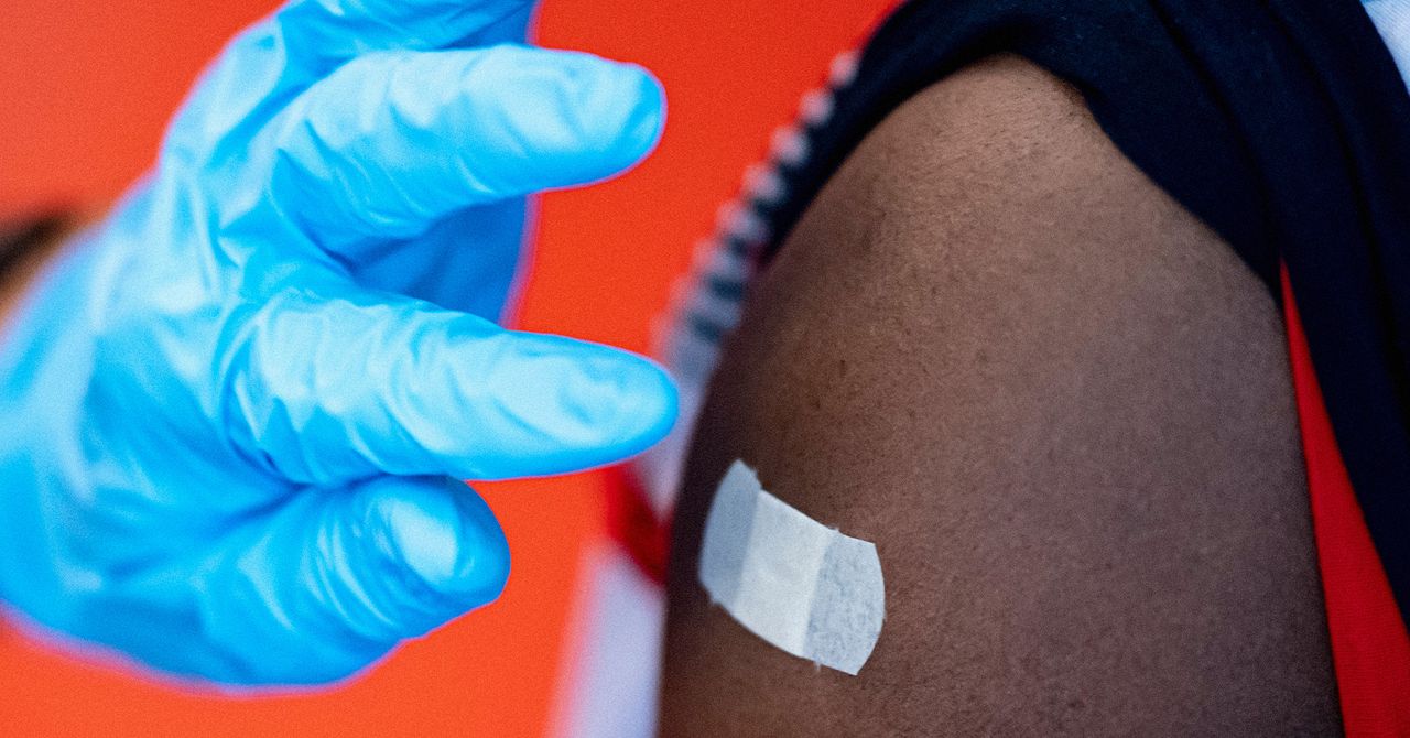 As vacinas da Covid estão prestes a estar amplamente disponíveis novamente