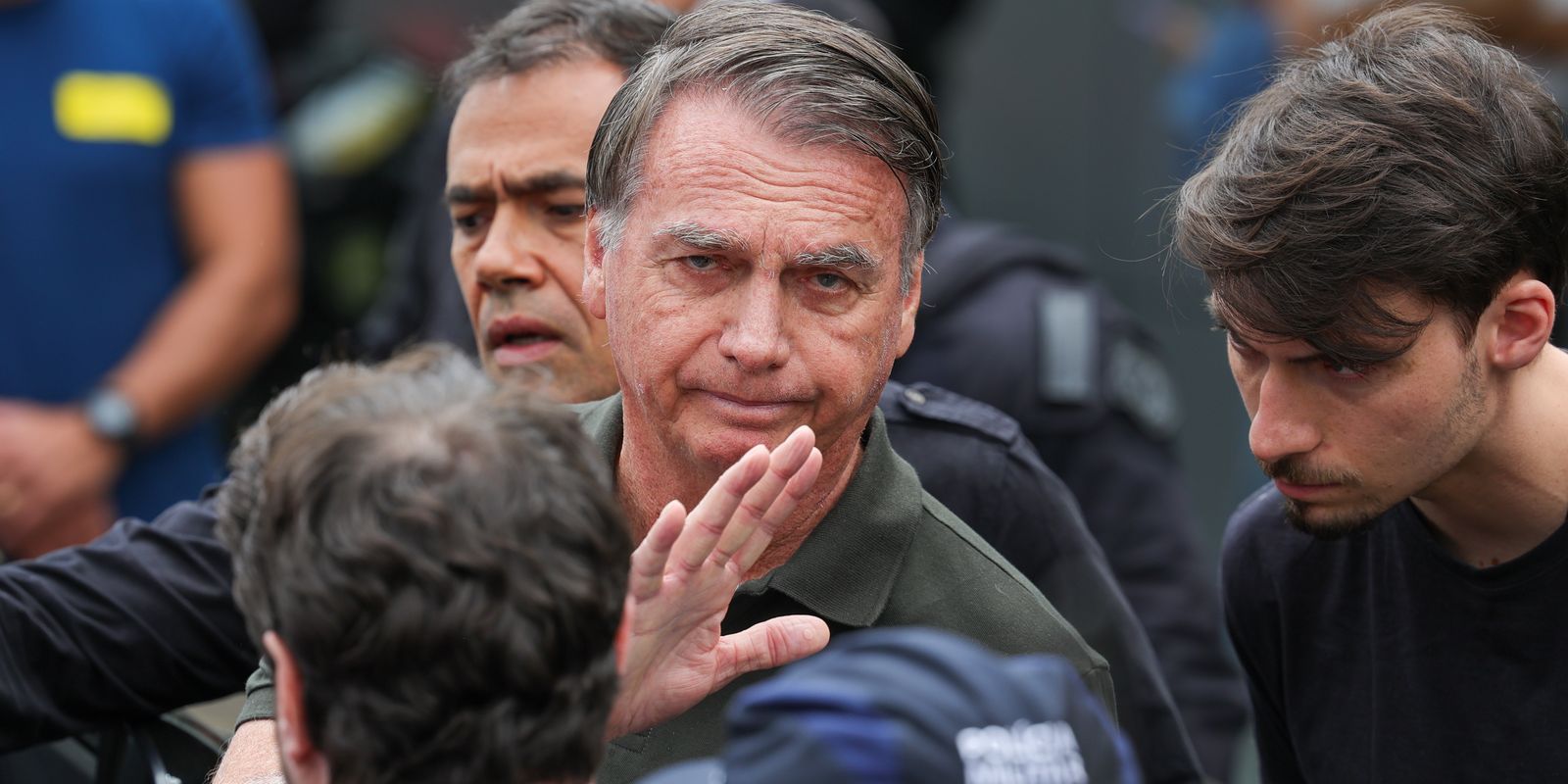 Moraes autoriza Bolsonaro a receber comida especial na prisão