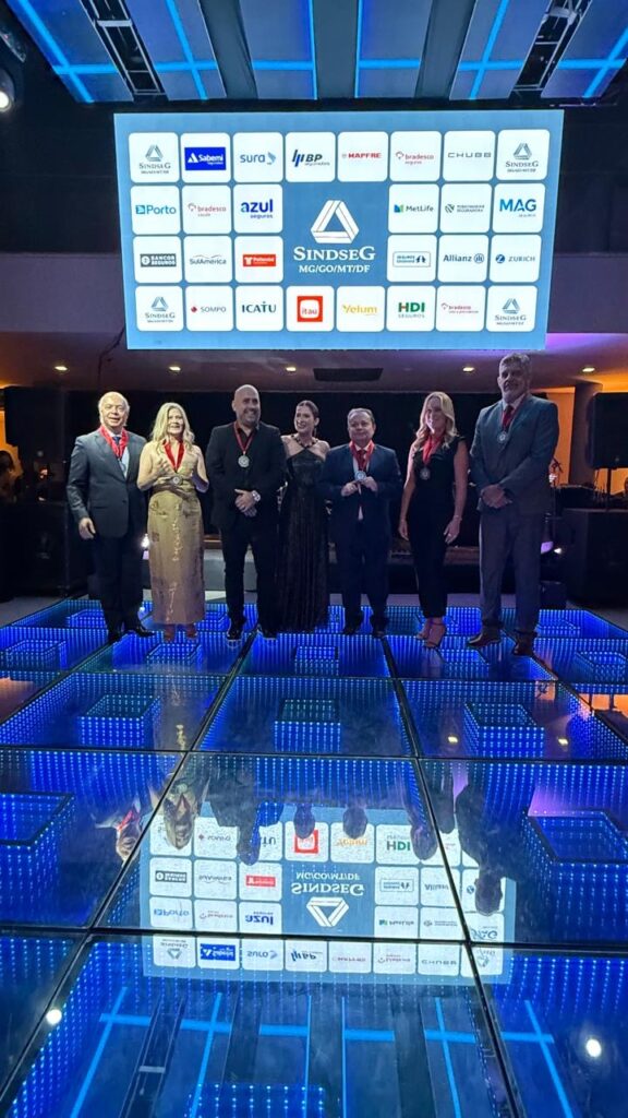 Presidente da Aconseg-CO recebe Medalha do Mérito Segurador