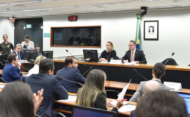 Conselho de Ética analisa 12 novos processos contra deputados – Notícias