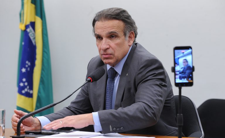 Comissão aprova regras para importação de veículos antigos e os de servidores que retornam do exterior – Notícias
