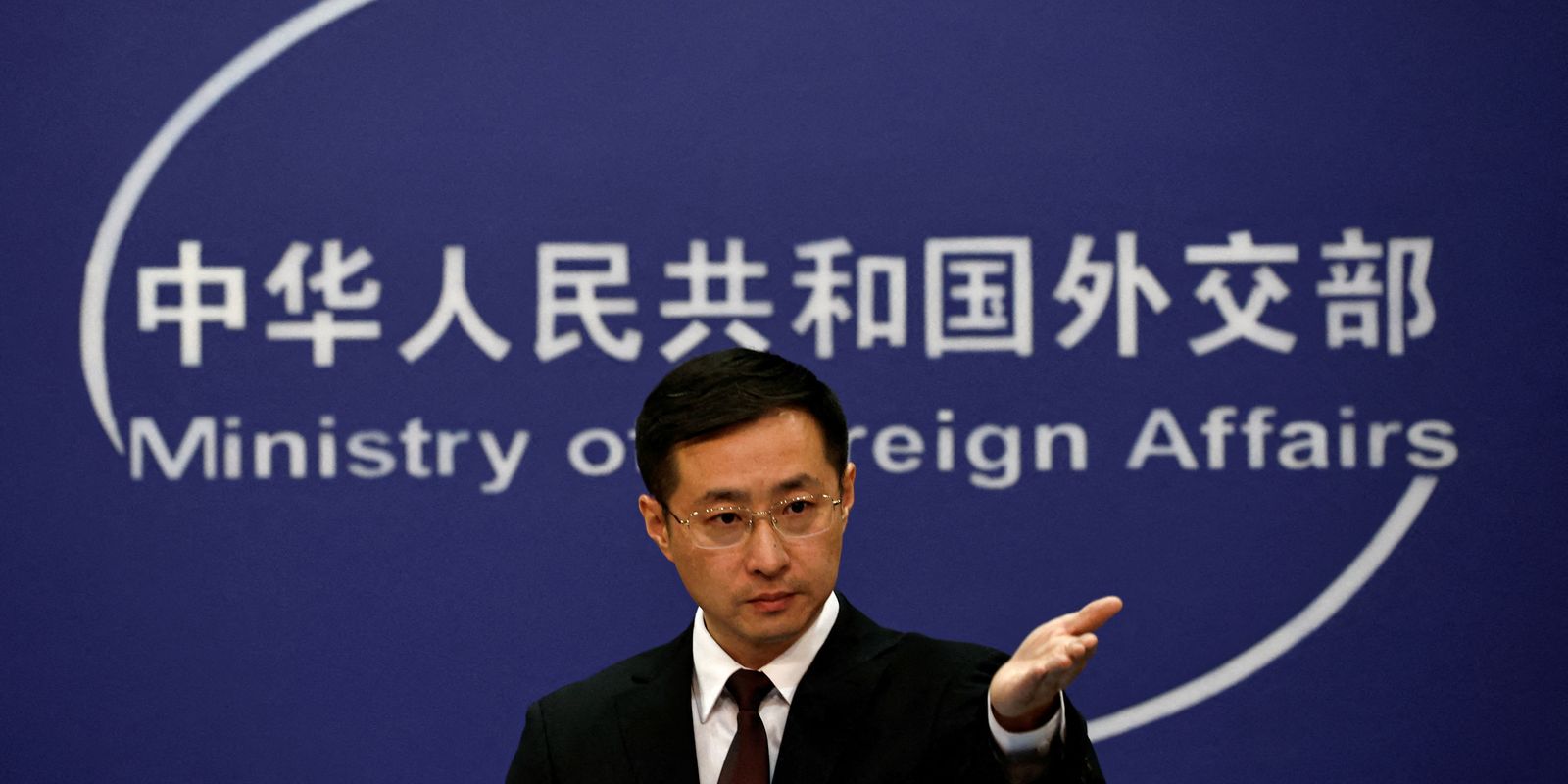 China diz que interceptação de navios pelos EUA é “violação grave”