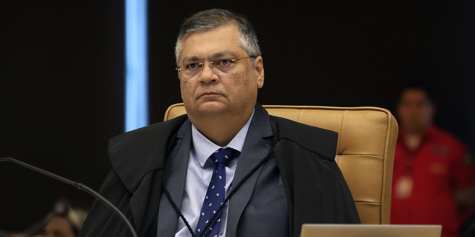 Ministro proíbe repasse de emendas para Eduardo Bolsonaro e Ramagem