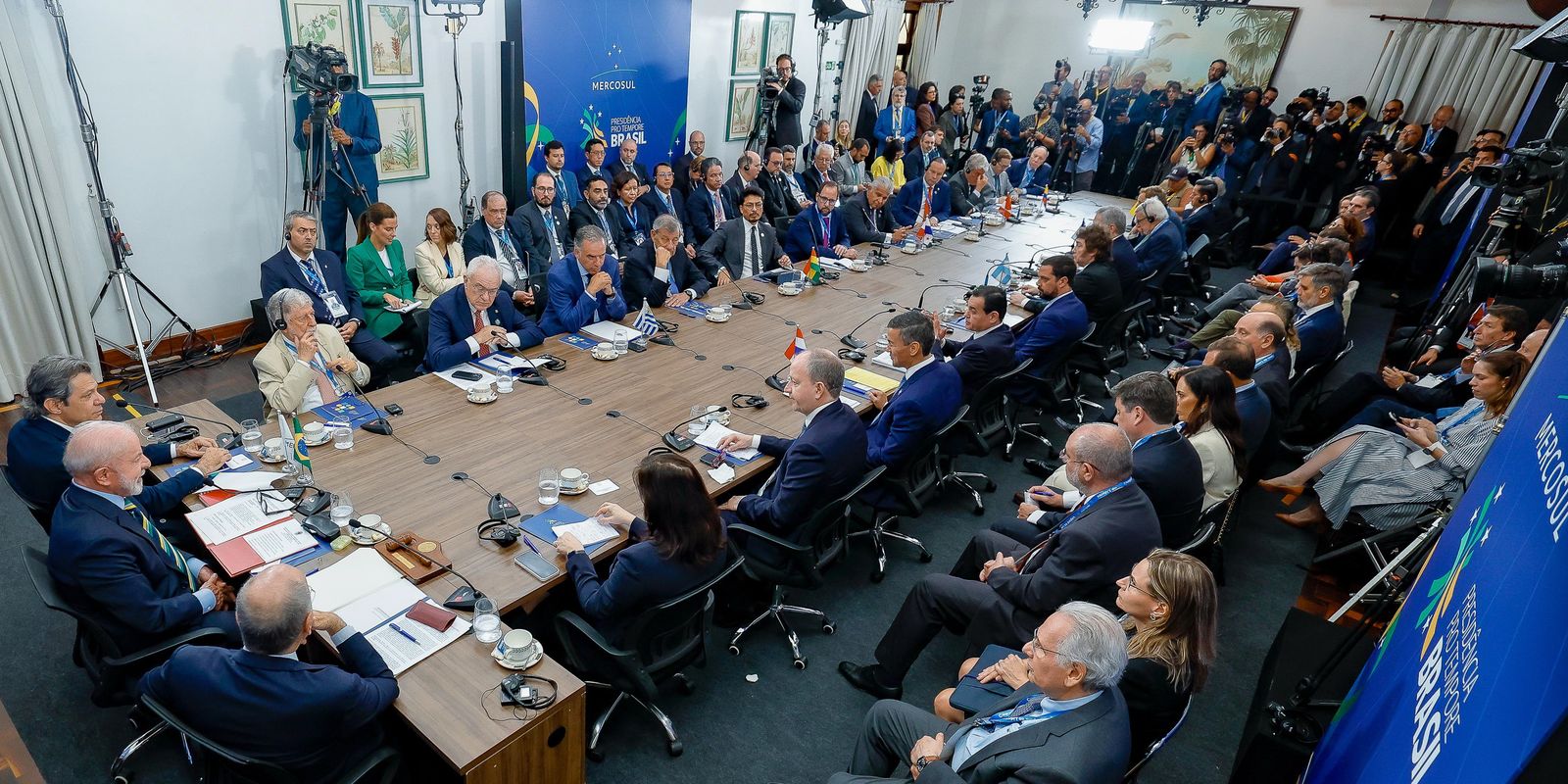 Lula tem reuniões bilaterais com presidentes do Panamá e Uruguai