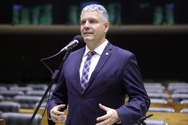 Comissão aprova projeto que prevê regras para a análise do solo e da produção agrícola após enchentes – Notícias