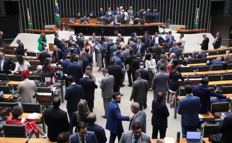 Projeto aprovado regulamenta tributação de Fundos de Investimento Imobiliário e de Fiagros – Notícias