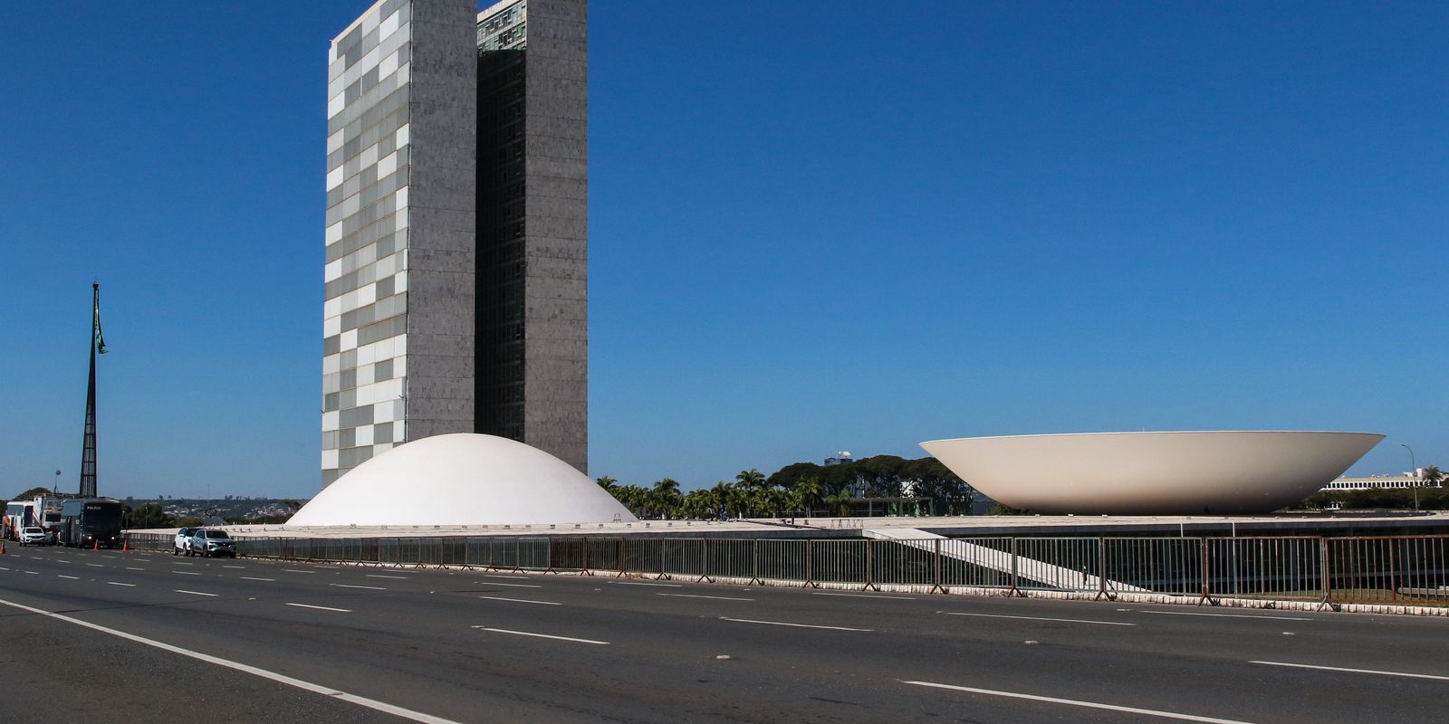 Senado pede ao STF para suspender liminar do impeachment de ministros