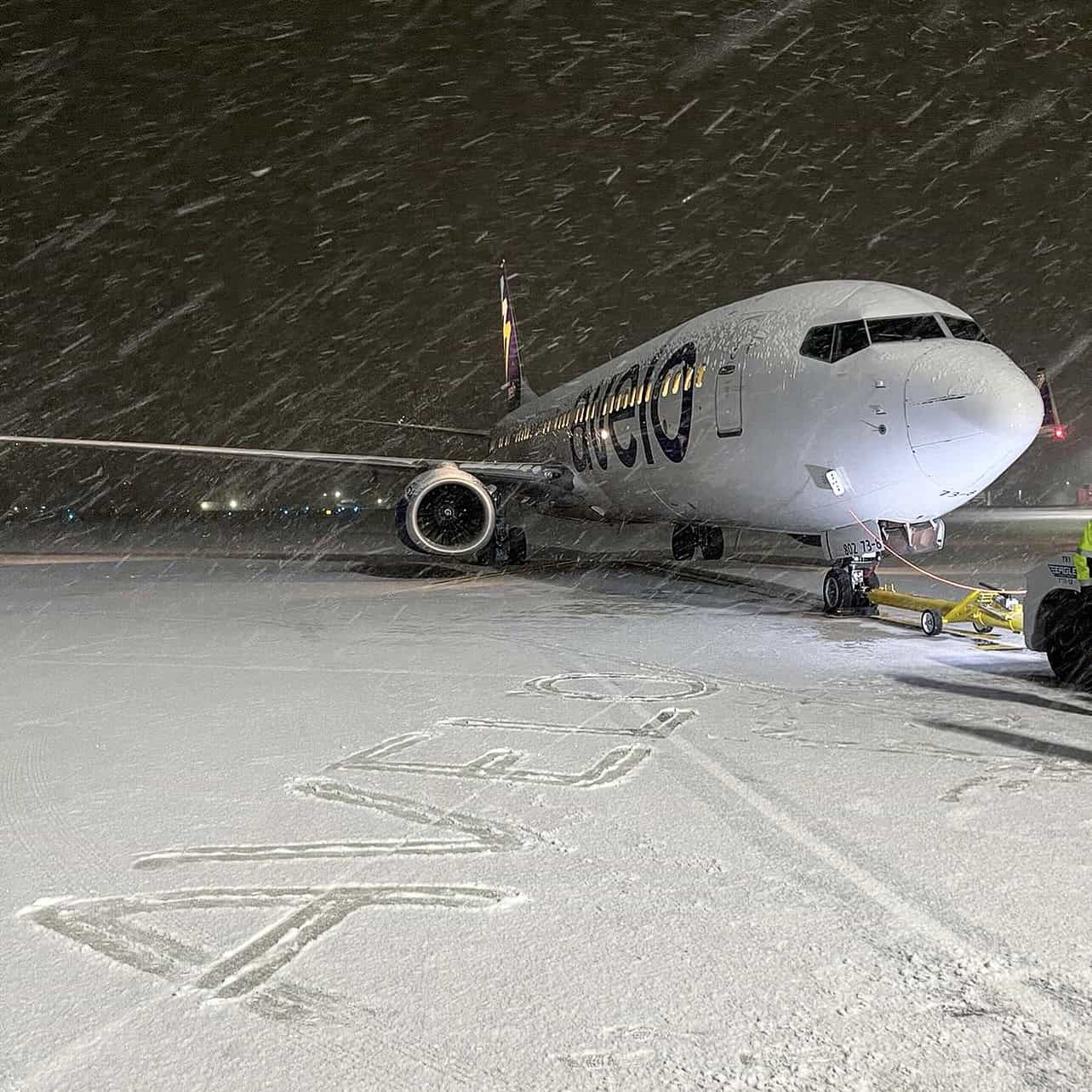 Os voos de deportação da Avelo terminam quando a transportadora anuncia mudanças na frota, fechamento de bases e expansão no Texas
