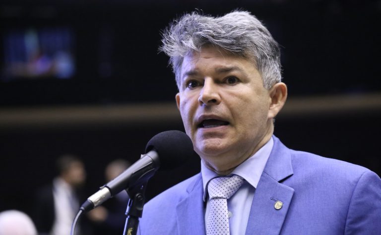 Comissão aprova exigência de receita médica para venda de antibióticos veterinários – Notícias