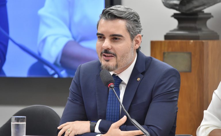 Comissão aprova inclusão de faixas exclusivas para motos na Política Nacional de Mobilidade Urbana – Notícias