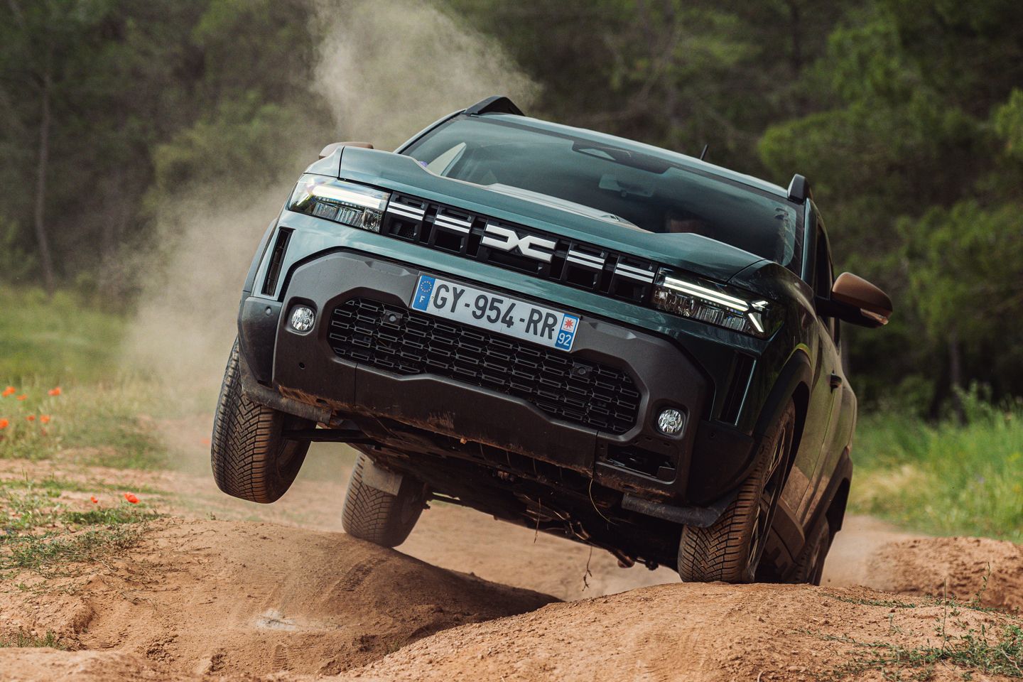 Dacia lança carro-chefe AWD para Bigster e Duster