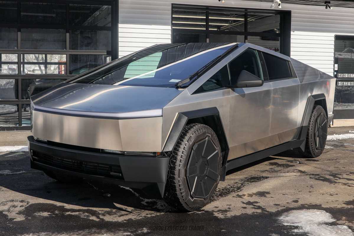 Proprietário do Cybertruck processa Tesla em US$ 1 milhão após falha do piloto automático