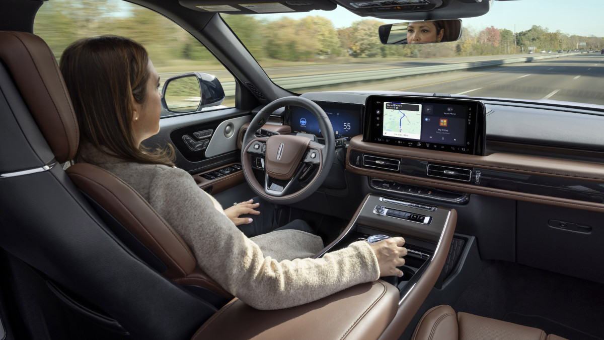 Os legisladores estão promovendo tecnologia que pode impedir que motoristas bêbados dêem partida nos carros