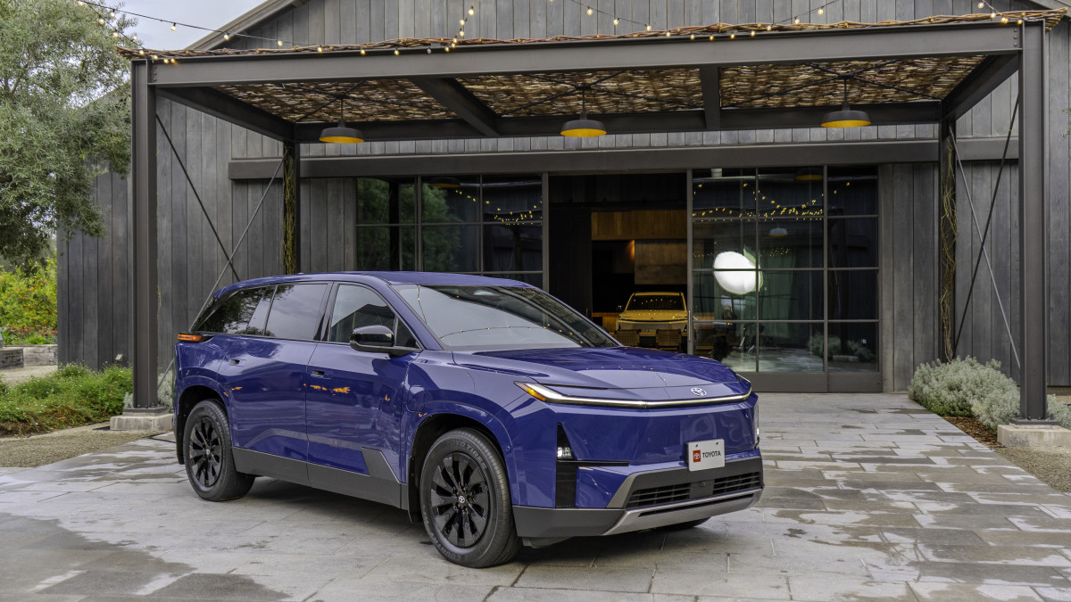 Toyota se torna “grande” com versão totalmente elétrica de 3 fileiras do SUV Highlander