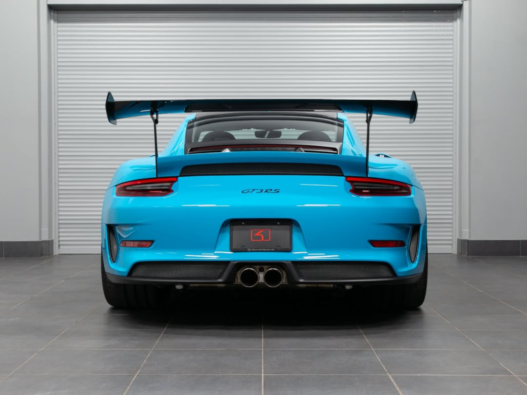 Incêndio destrói oficina automotiva de última geração no Canadá, riscos de baterias de veículos elétricos chamam a atenção