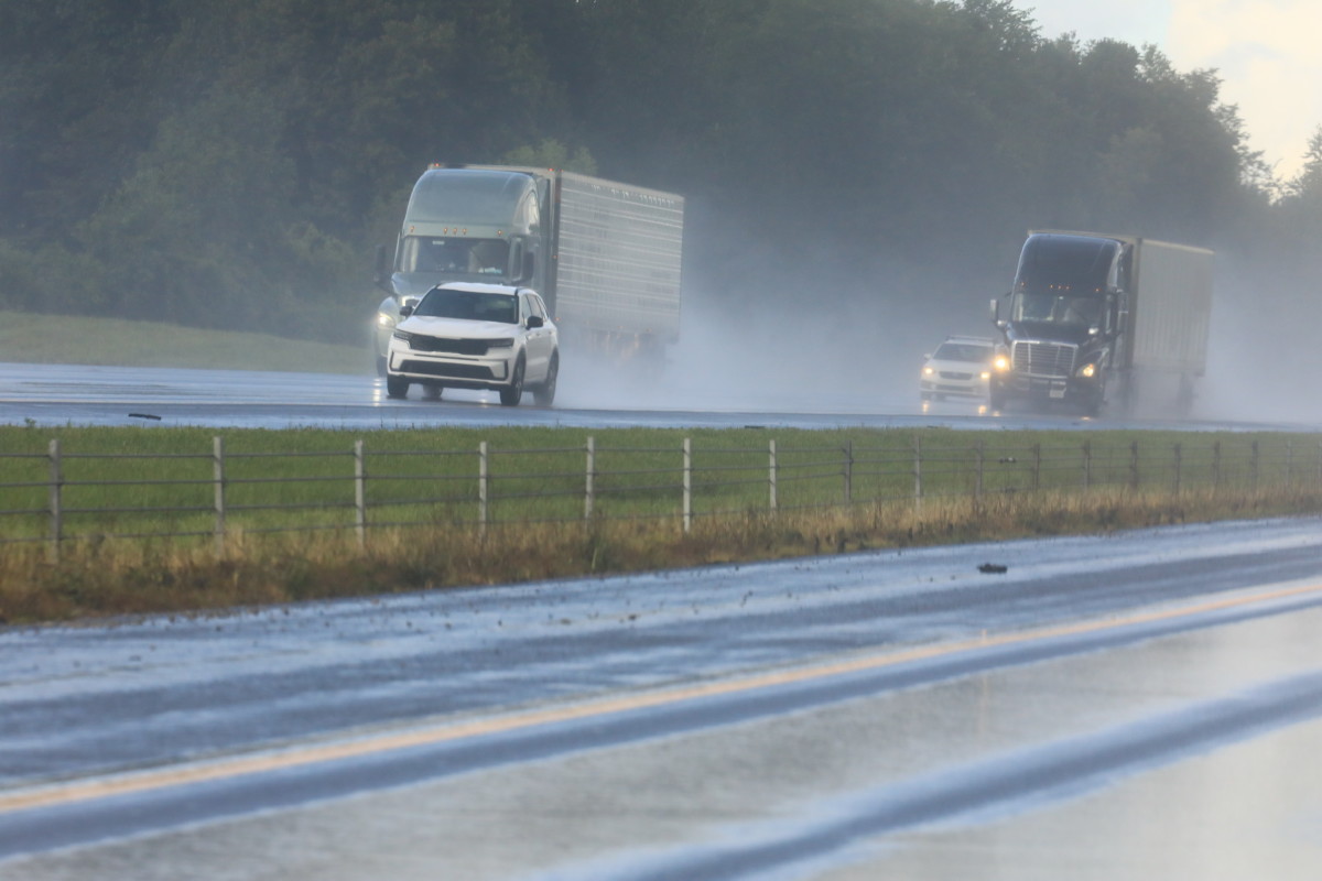 Aviso de tempestade severa: granizo do tamanho de uma bola de golfe e ventos de 60 MPH definidos para atingir as rodovias de Michigan