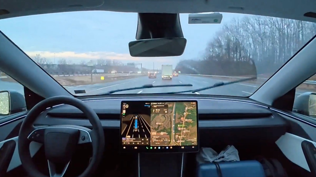 Tesla Full Self-Driving enfrenta nova investigação nos EUA após acidentes e incidente fatal