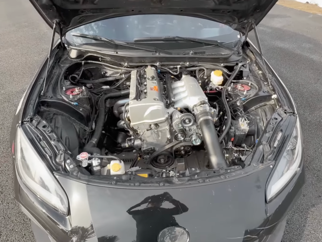 Este Toyota GR86 trocou seu motor Subaru por um Honda K24