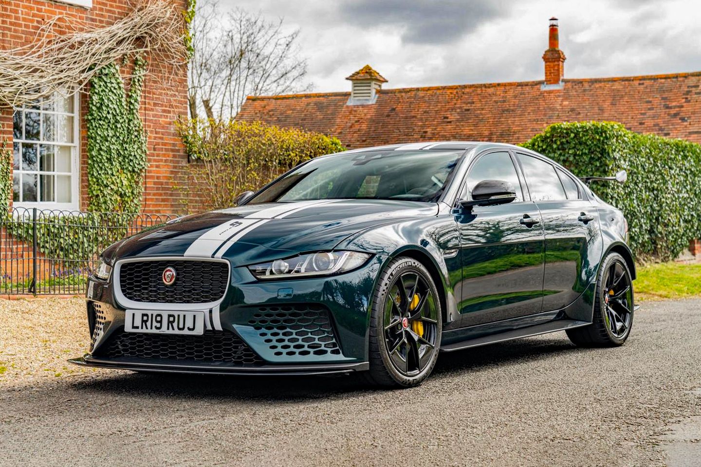 Novo Jaguar XE Project 8 à venda