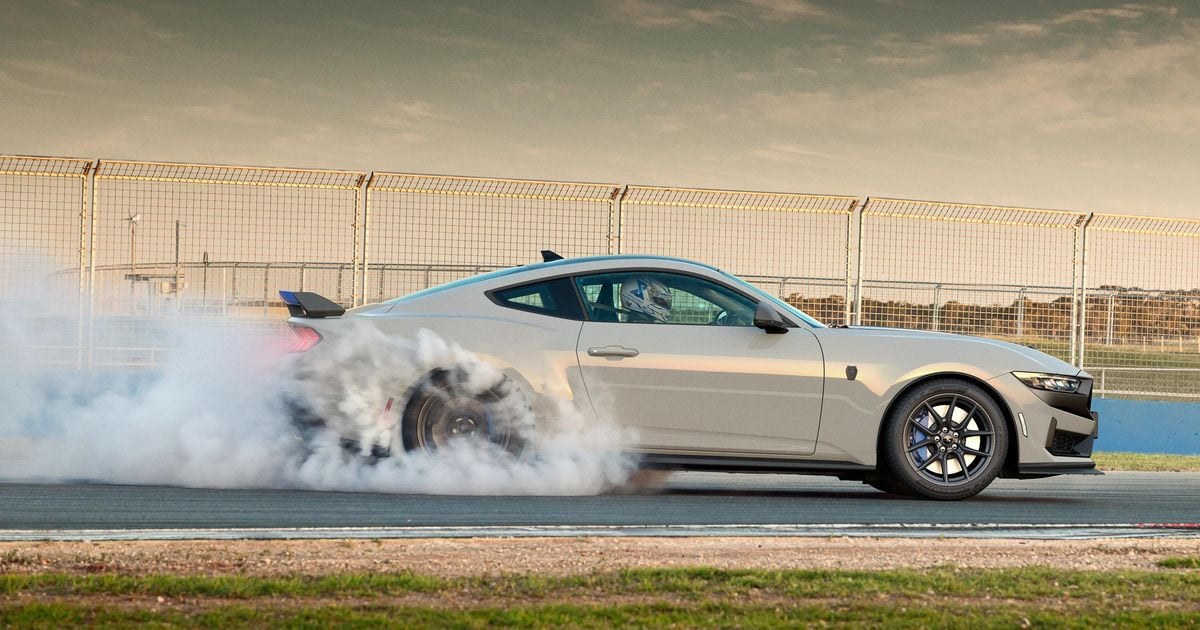 Ford Mustang Dark Horse retorna à Austrália com parceria com Triple Eight Supercars