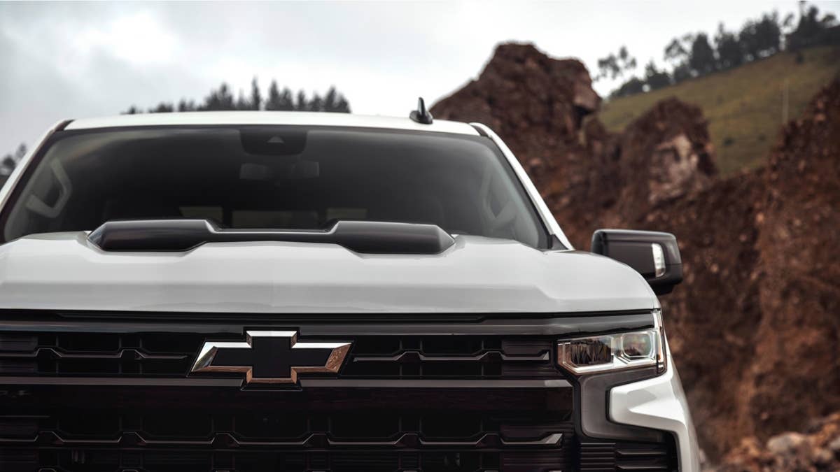 O Chevrolet Silverado LT Trail Boss abandona o motor Turbo-Four e agora obtém potência V8 padrão