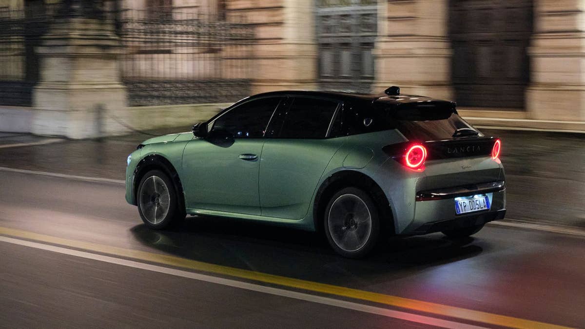 Lancia acaba de construir o hatchback simples e barato que muitos compradores ainda desejam