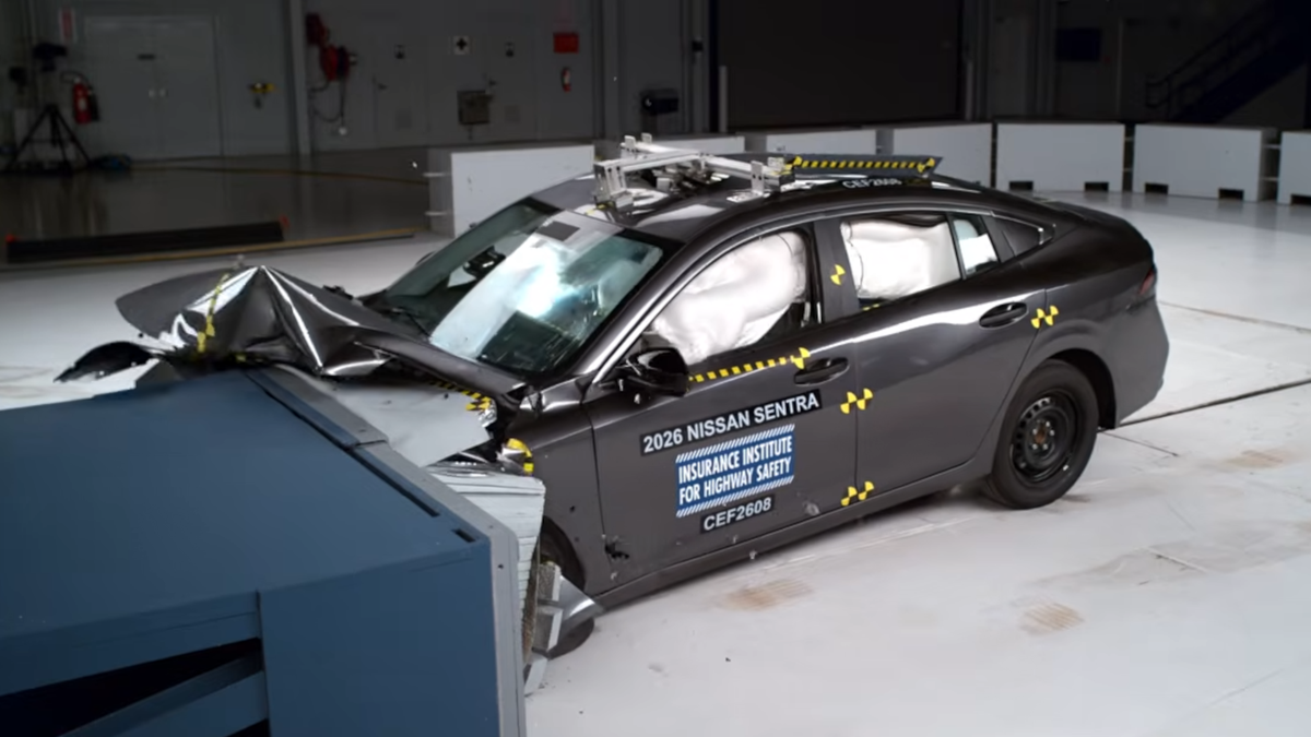 Este Nissan Sentra de US$ 22 mil teve que superar testes difíceis para ganhar o Top Safety Pick Plus